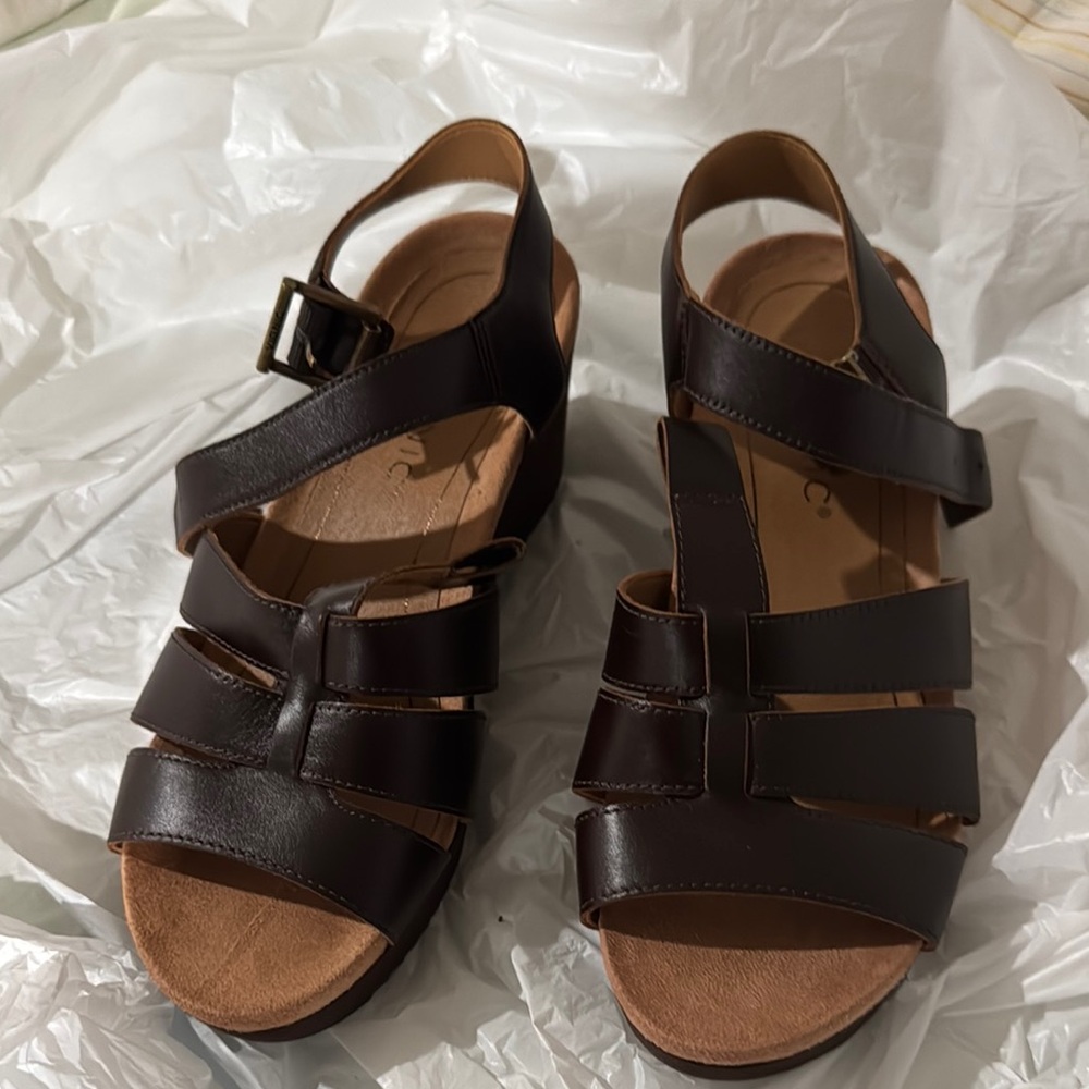 Vionic Brown Fisherman Sandals with Adjustable Buckle